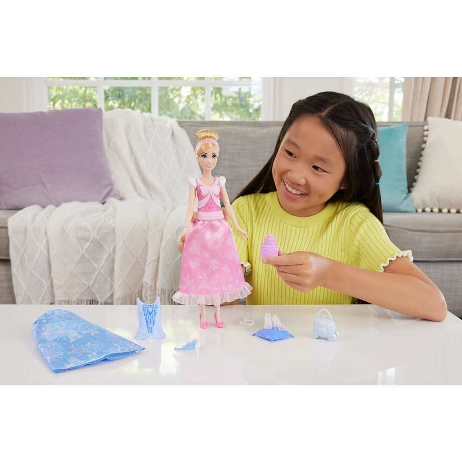 Muñeca Cenicienta Disney Princesas con look rosa y accesorios - 6