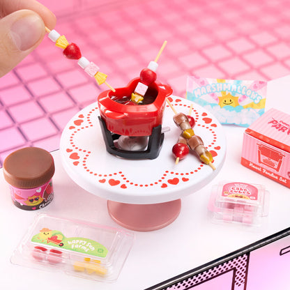 Cápsula sorpresa MGA Miniverse Make It Mini Love con miniaturas de San Valentín - 2
