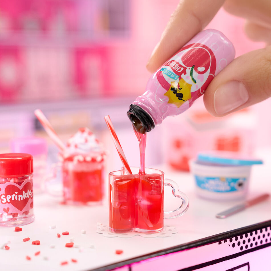 Cápsula sorpresa MGA Miniverse Make It Mini Love con miniaturas de San Valentín - 4