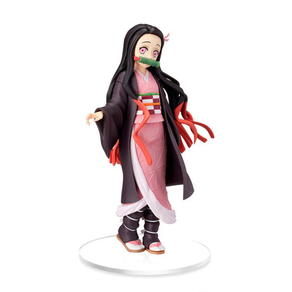 Figura SPM de Nezuko Kamado de Demon Slayer con kimono rosa y base blanca - 4