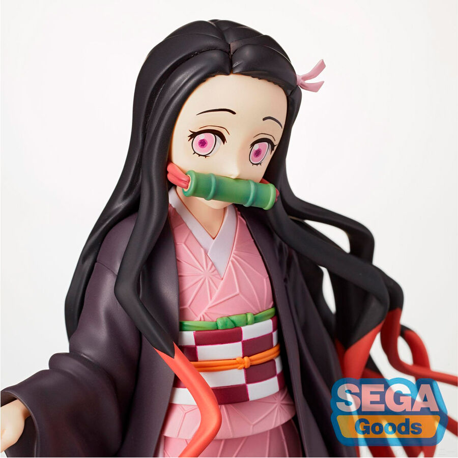 Figura SPM de Nezuko Kamado de Demon Slayer con kimono rosa y base blanca - 5