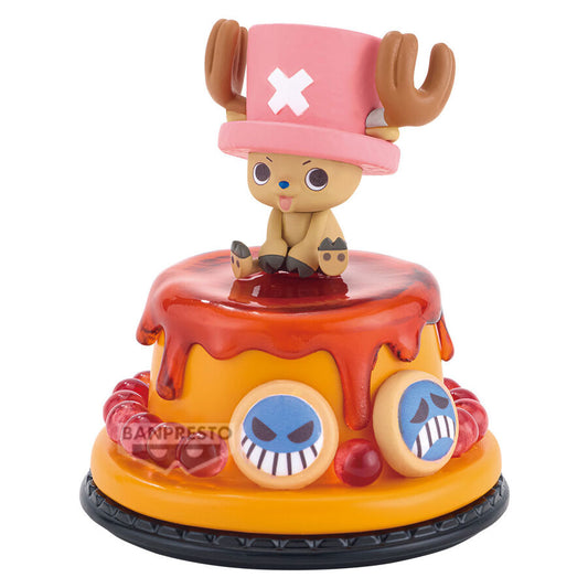 Figura de Tony Tony Chopper de One Piece sobre una base decorada
