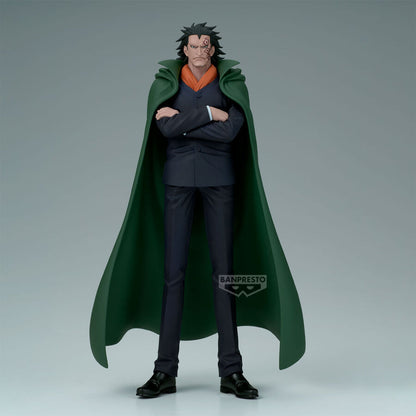 Figura de Monkey D. Dragon de One Piece con capa verde y brazos cruzados - 2
