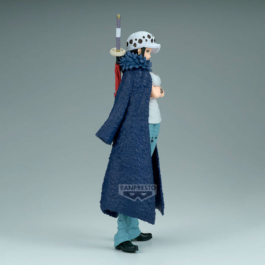 Figura de Trafalgar Law de One Piece con abrigo azul, gorra y espada - 3
