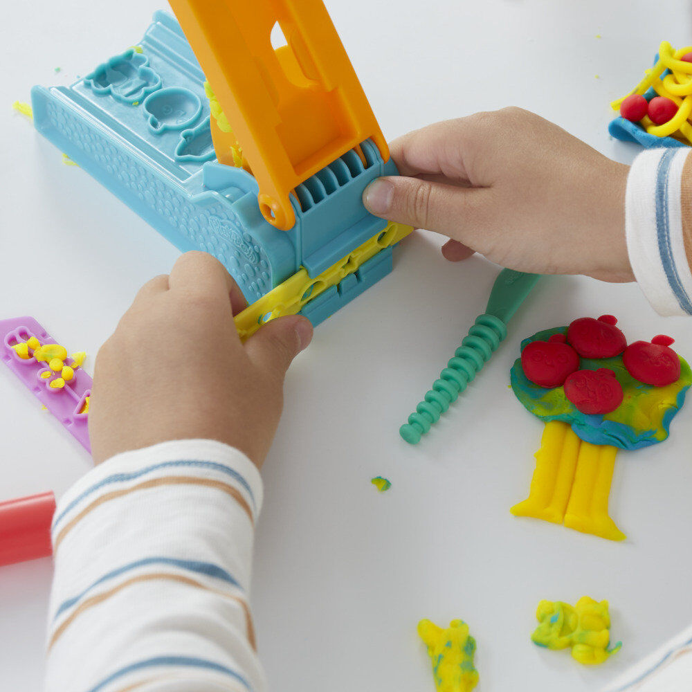 Fábrica de Diversión Play-Doh con moldes y plastilina - 7