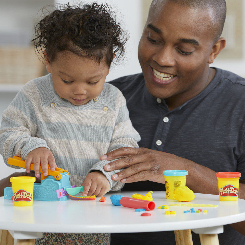 Fábrica de Diversión Play-Doh con moldes y plastilina - 11
