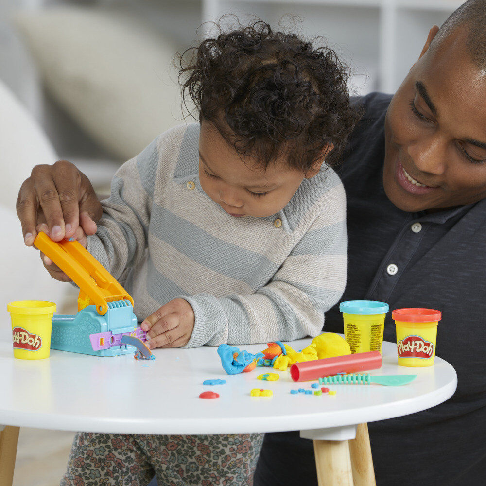 Fábrica de Diversión Play-Doh con moldes y plastilina - 16