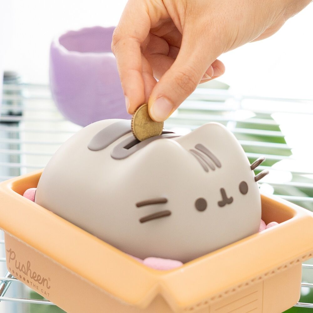Hucha Pusheen dentro de una caja con borde naranja - 5