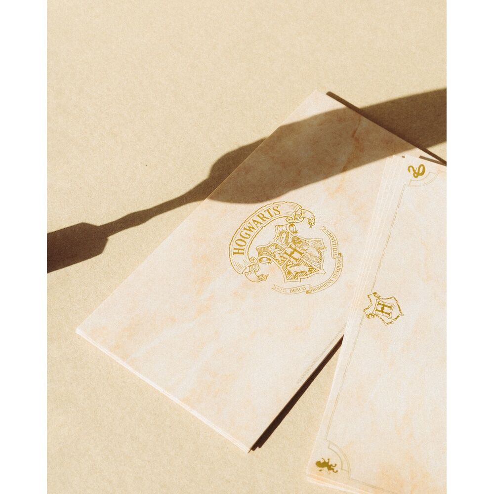 Set Harry Potter con bolígrafo pluma, cartas de pergamino y soporte negro - 6