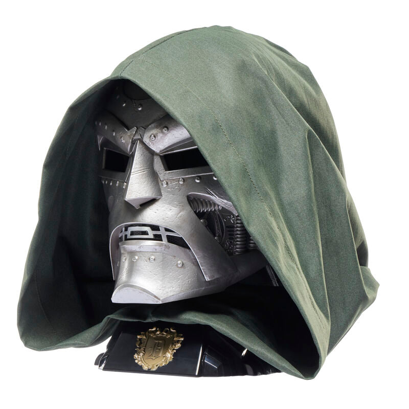 Casco réplica de Doctor Doom Marvel Legends con capucha verde - 7