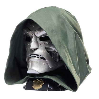 Casco réplica de Doctor Doom Marvel Legends con capucha verde - 7