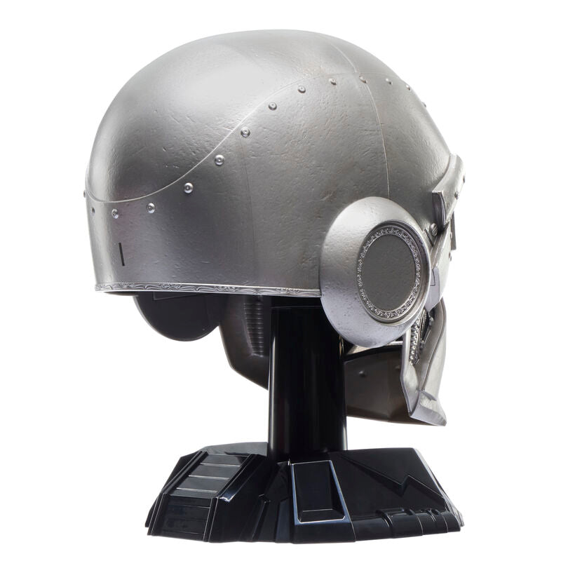 Casco réplica de Doctor Doom Marvel Legends con capucha verde - 10