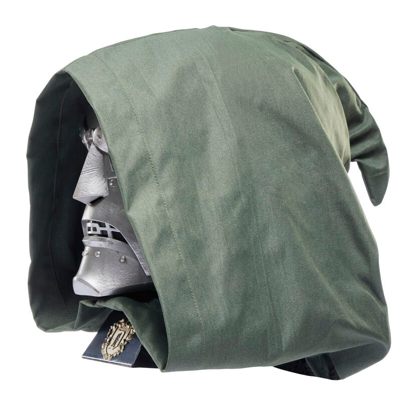 Casco réplica de Doctor Doom Marvel Legends con capucha verde - 11