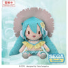 Peluche de Hatsune Miku de 22 cm sentado con coletas turquesa y detalles amarillos