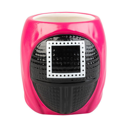 Taza 3D fucsia de El Juego del Calamar con máscara geométrica - 3