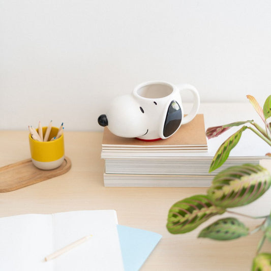 Taza 3D blanca con forma de Snoopy - 4