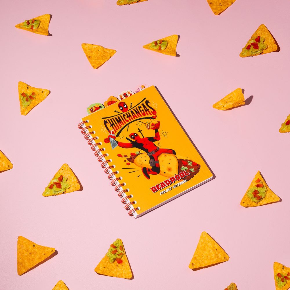 Cuaderno A5 Deadpool Marvel amarillo con separadores - 4