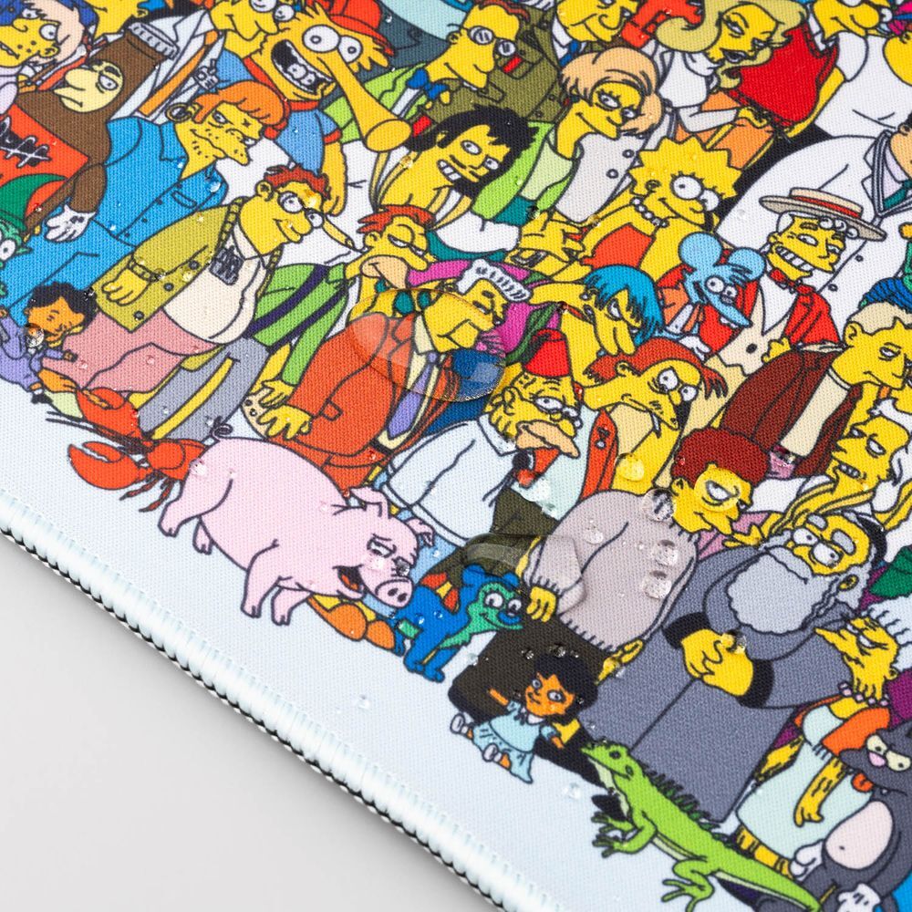 Alfombrilla gaming ERIK de Los Simpsons con numerosos personajes sobre fondo azul claro - 5