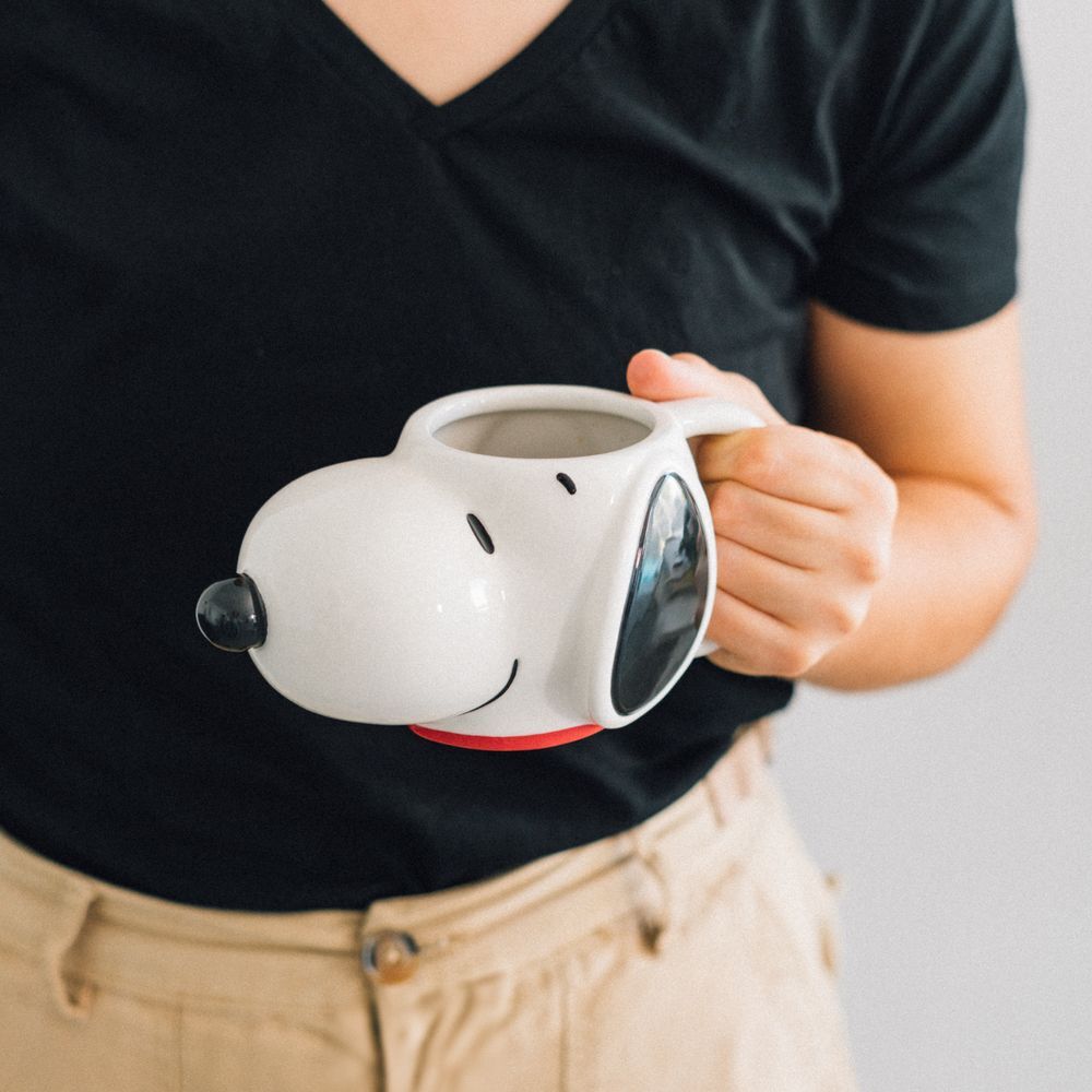 Taza 3D blanca con forma de Snoopy - 5