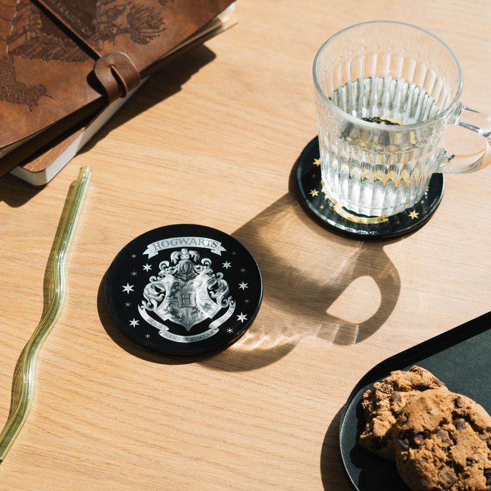Set de 2 posavasos Hogwarts de Harry Potter, uno plateado y otro dorado - 6