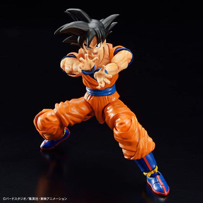 Figura articulada de Son Goku de Dragon Ball Z en pose de combate - 3