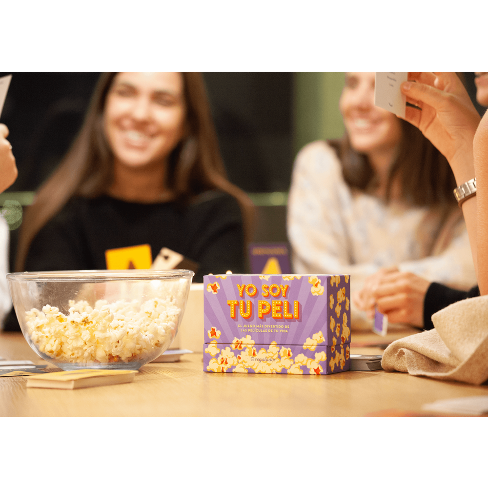 Caja del juego de cartas Yo Soy Tu Peli con diseño de palomitas - 4