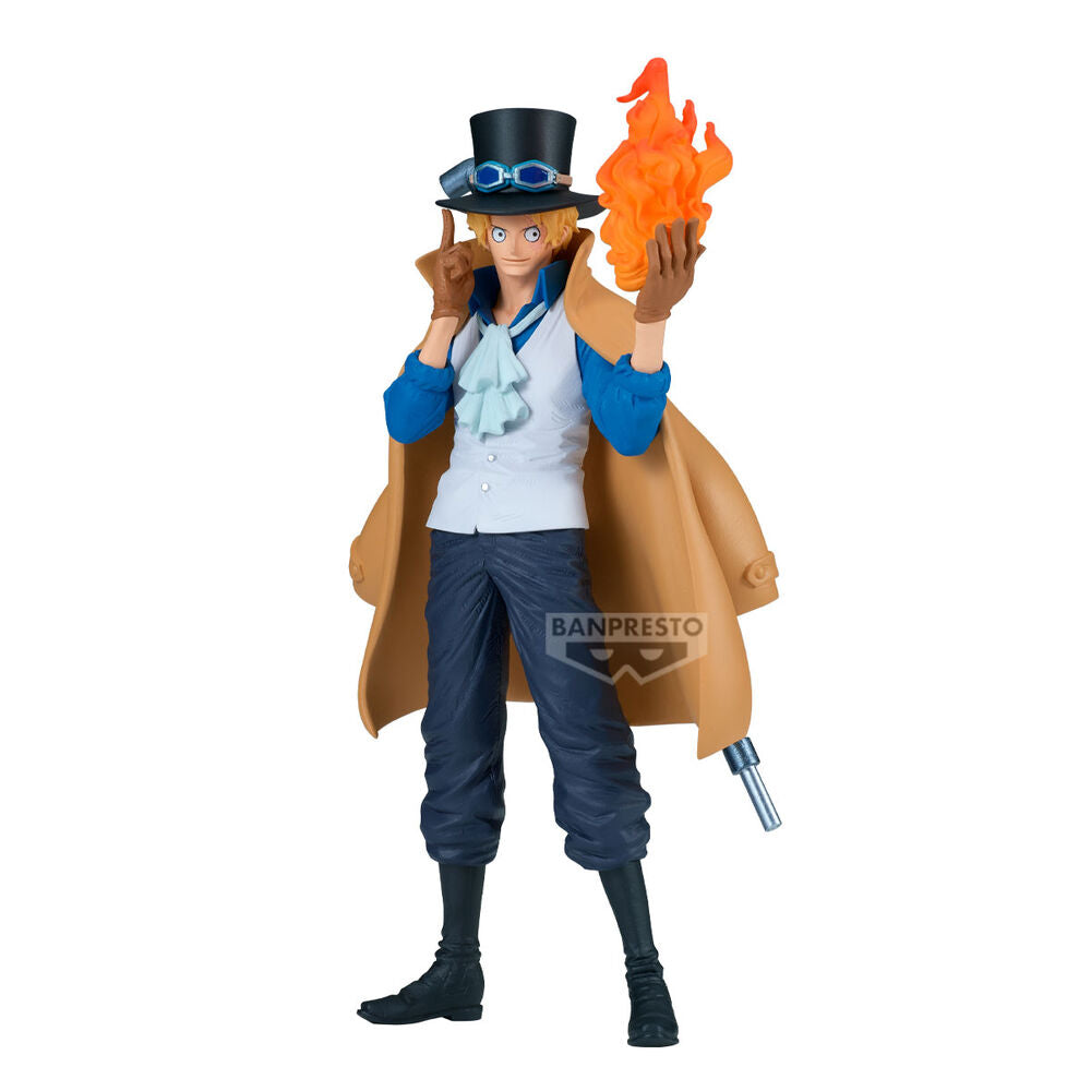 Figura de Sabo de One Piece con sombrero, capa y llama naranja