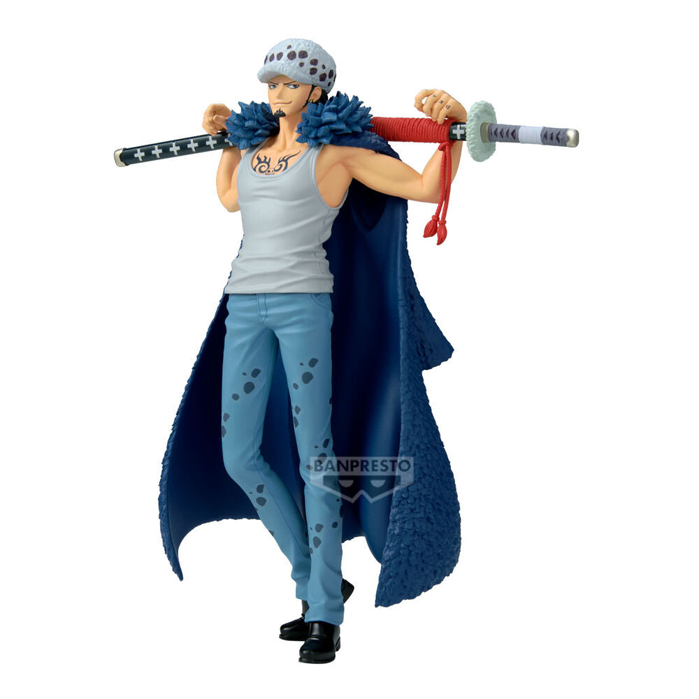 Figura de Trafalgar Law de One Piece con espada y capa azul