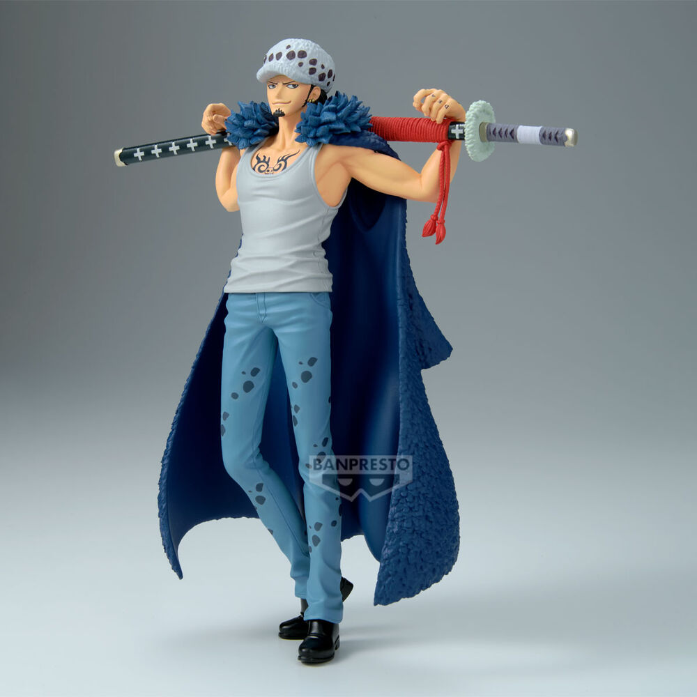 Figura de Trafalgar Law de One Piece con espada y capa azul - 2