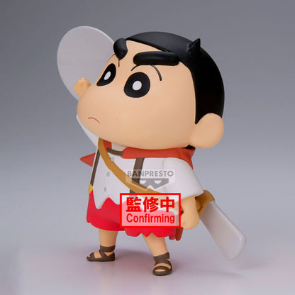 Figura Banpresto de Shinnosuke Nohara con capa roja - 4