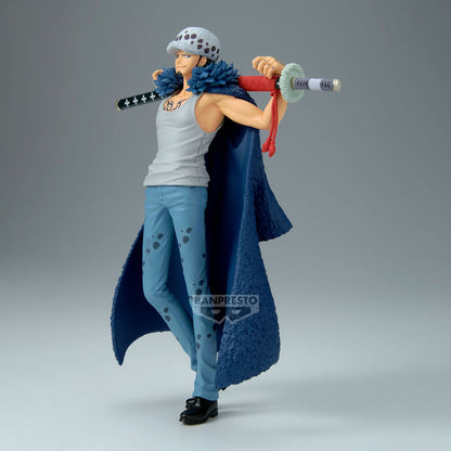 Figura de Trafalgar Law de One Piece con espada y capa azul - 5