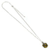 Colgante Hufflepuff de Harry Potter con cadena plateada