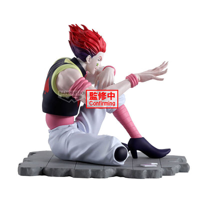 Figura de Hisoka de Hunter x Hunter sentado sobre una base con una carta - 2