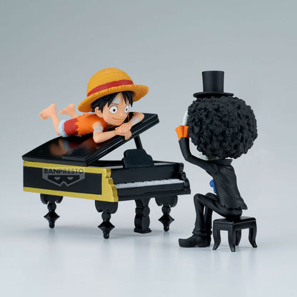 Figura de Luffy y Brook de One Piece junto a un piano - 3