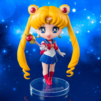 Figura Figuarts Mini de Sailor Moon con Varita Lunar y base transparente - 2
