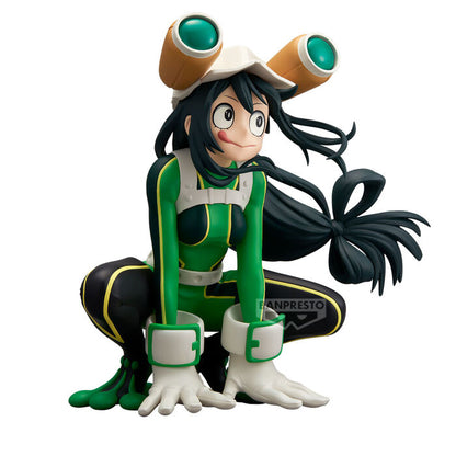 Figura de Tsuyu Asui de My Hero Academia en pose agachada