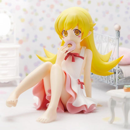 Figura de Shinobu Oshino Relax Time sentada con vestido blanco y rosa - 6