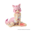Figura de Hakui Hoyori de Hololive sentada, con cabello rosa, orejas y cola de animal