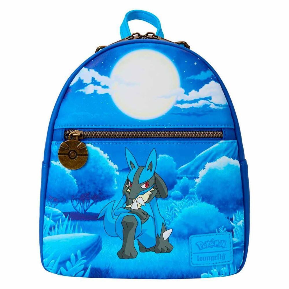 Mochila Loungefly de Pokémon con Lucario sobre un paisaje azul nocturno