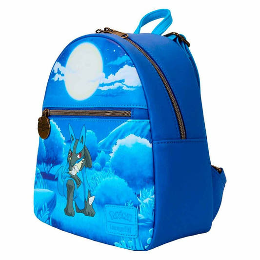 Mochila Loungefly de Pokémon con Lucario sobre un paisaje azul nocturno - 2