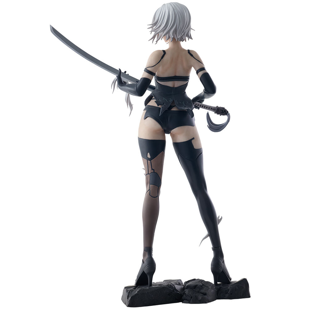 Figura de A2 de Nier: Automata con espada sobre base rocosa - 2