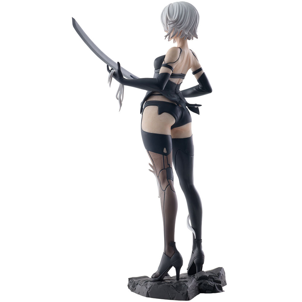 Figura de A2 de Nier: Automata con espada sobre base rocosa - 4