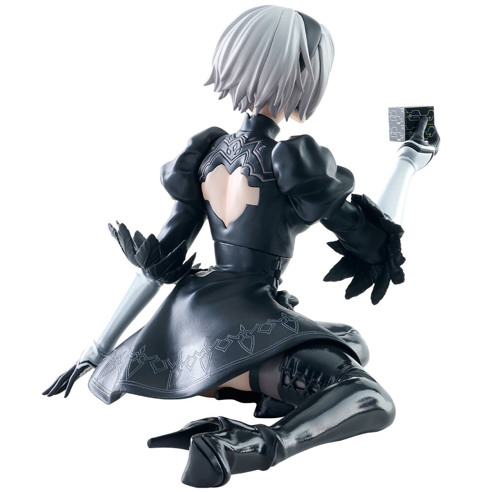 Figura BANPRESTO de 2B de Nier: Automata en pose arrodillada - 4