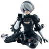 Figura BANPRESTO de 2B de Nier: Automata en pose arrodillada