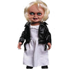 Figura articulada de Tiffany, la novia de Chucky, con vestido blanco y chaqueta negra