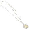 Colgante plateado del Real Madrid con escudo dorado en relieve