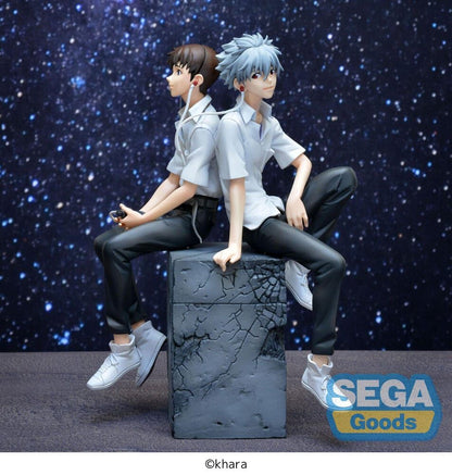 Figura Luminasta de Kaworu y Shinji sentados sobre una base de hormigón - 2