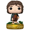 Figura Funko POP Plus de Frodo Baggins con capa verde y bastón