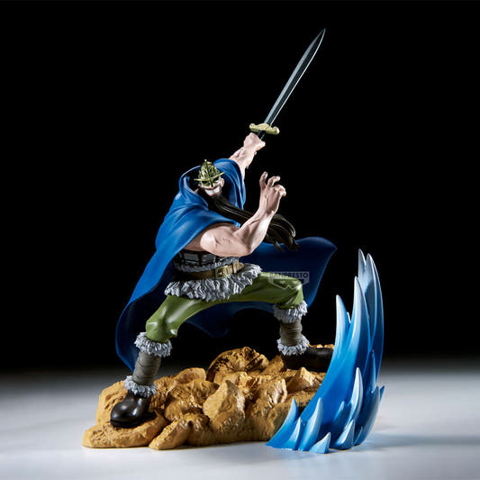 Figura de Dorry de One Piece con espada, capa azul y base rocosa - 2