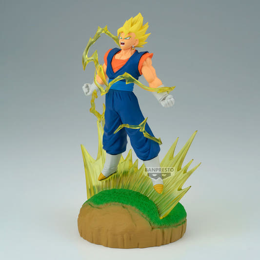 Figura de Vegito de Dragon Ball Z con efecto de energía amarilla sobre una base escénica - 4